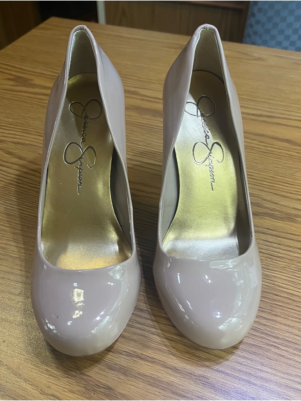 Jessica Simpson Blush Patent Round-Toe Pumps Size 5W